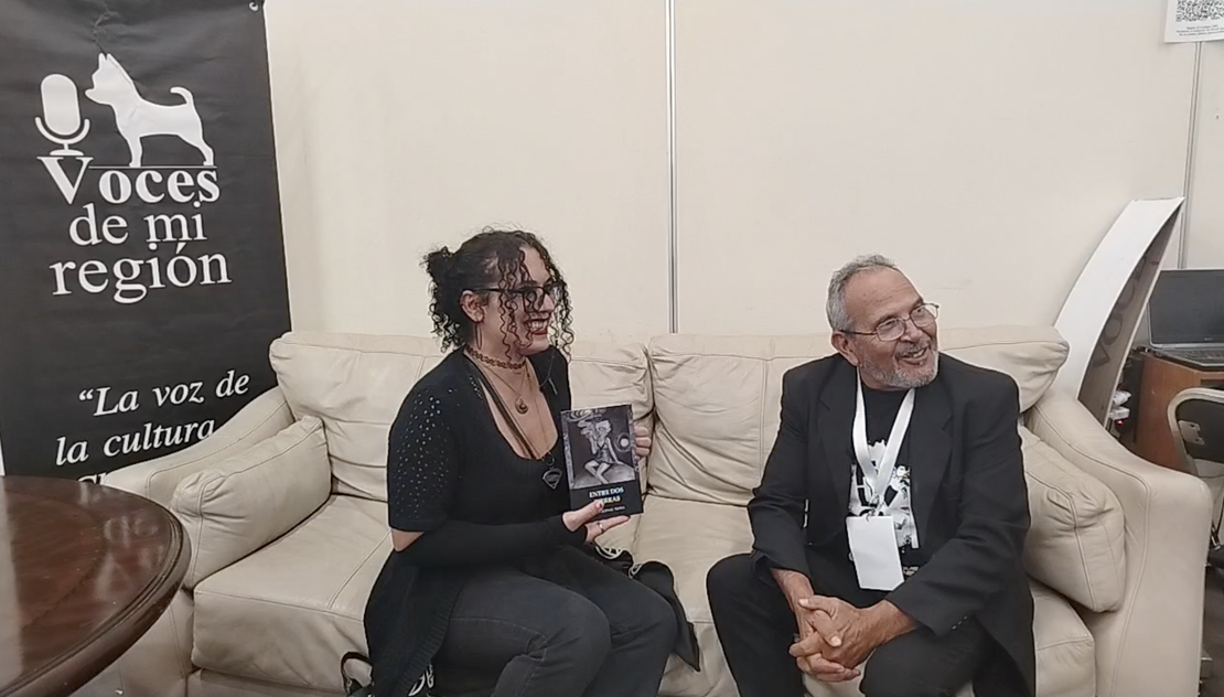 Entrevista de Luna Sophia Terra con Voces de Papel en la FELICH 2025