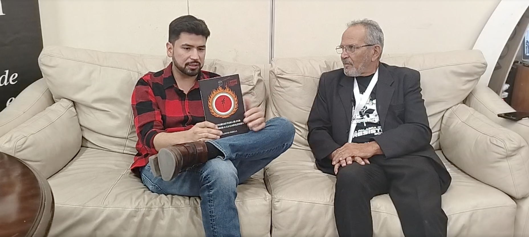 Entrevista de Mauricio Padilla con Voces de Papel en la FELICH 2025